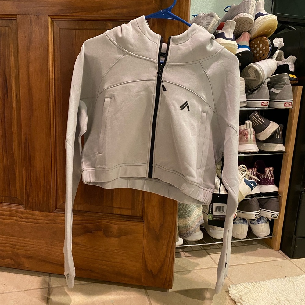 Alphalete cropped zip jacket